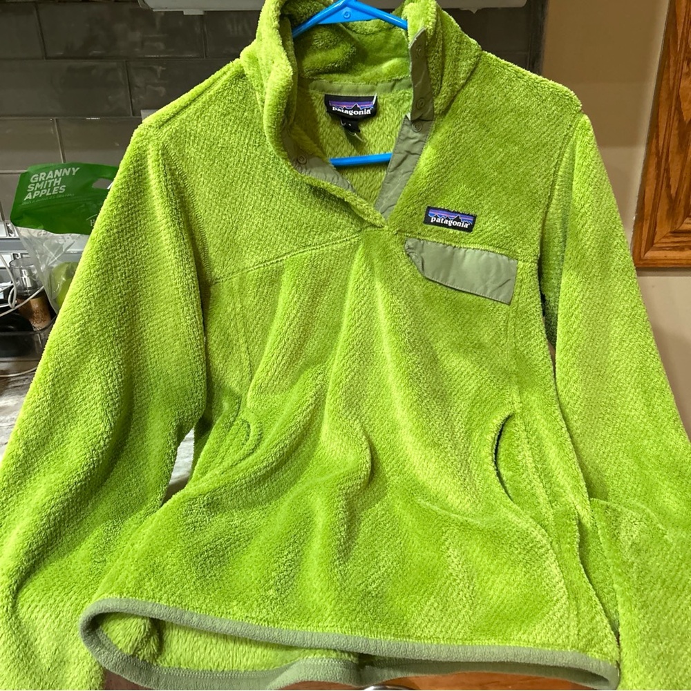 Patagonia Women's Synchilla Re-Tool Snap-T Pullover Small Ski Snow Neon Green